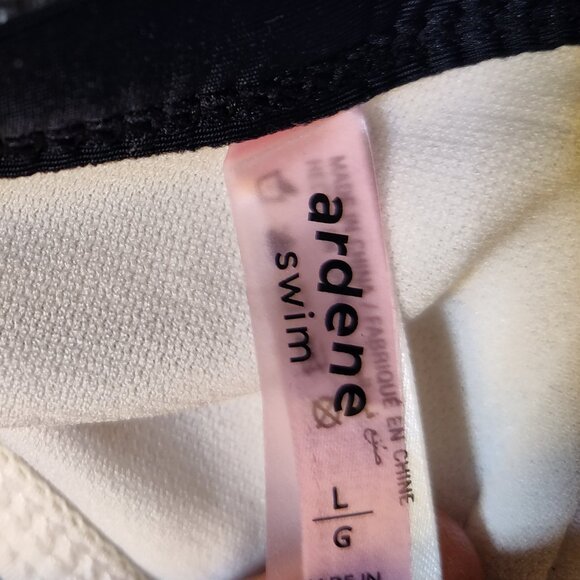 Ardene Swim Women's Bikini Swimsuit Top Push Up Bikini Bra Size L - Picture 3 of 3